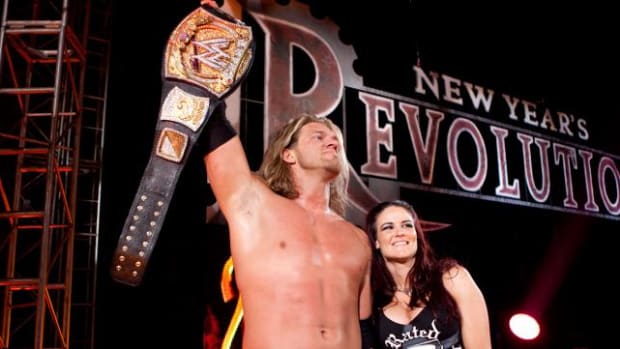 New_Years_Revolution_2006_Edge_wins_WWE_Championship.jpg