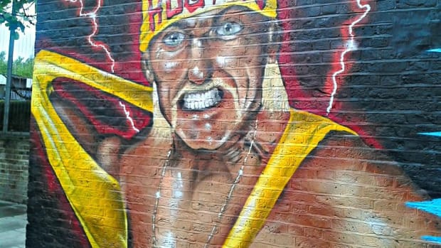 Graffiti_in_Shoreditch,_London_-_Hulk_Hogan_by_Graffiti_Life_(9422257907).jpg