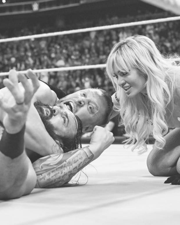 SmackDown had a great opener, hot crowd, and a black & white ending: Wrestling Observer Radio