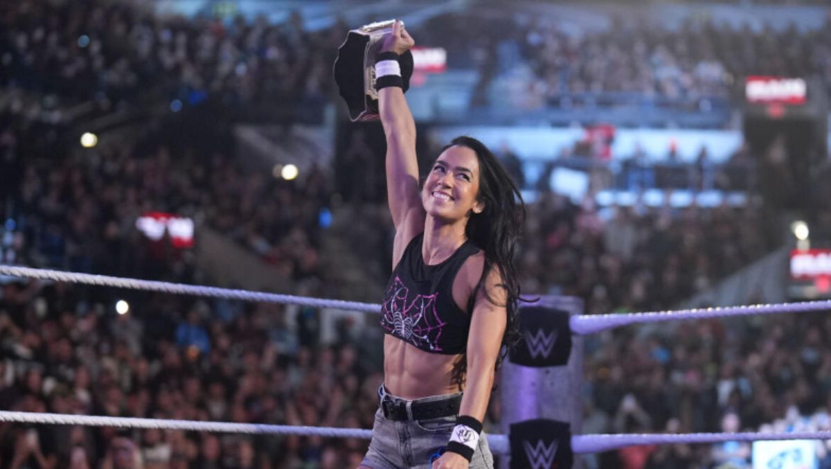 Indie wrestler reacts to AJ Lee saying she should be in WWE