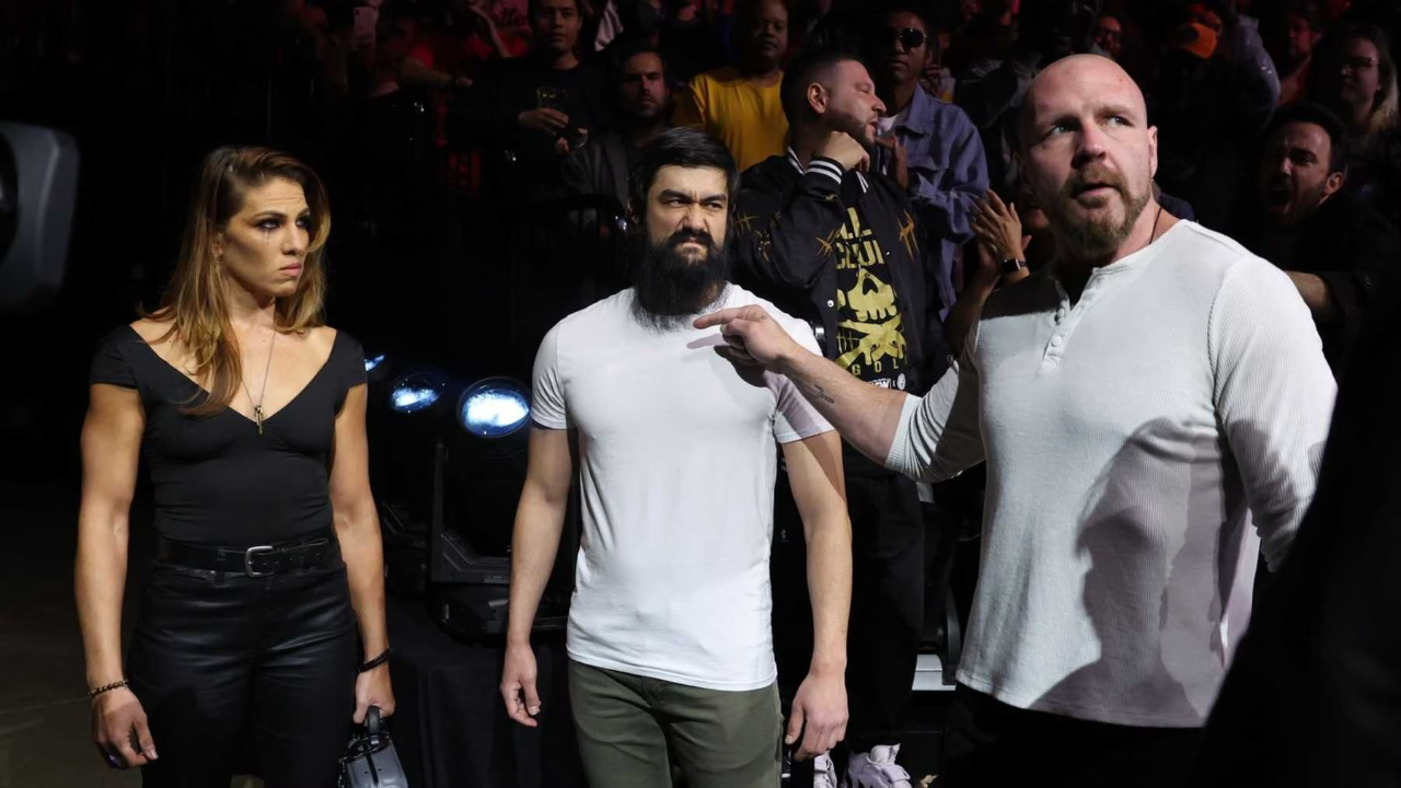 Jon Moxley praises Death Rider member's work ethic