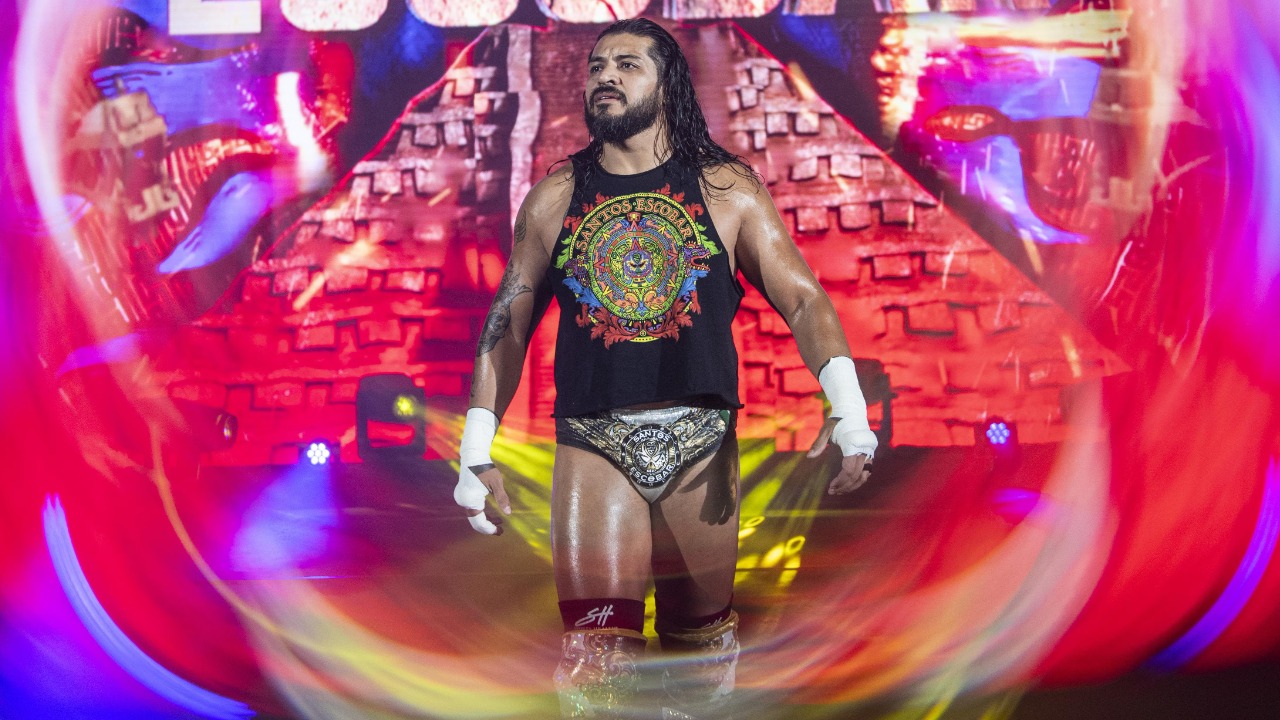 Santos Escobar says he's 'out for months' amid surgery reports