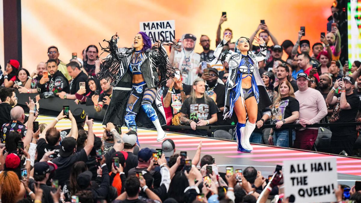 Bayley & Lyra Valkyria | WWE