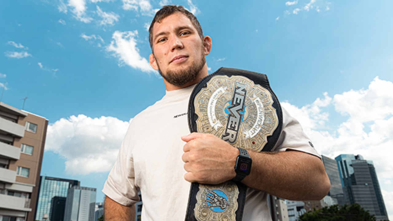 NJPW's Oleg Boltin