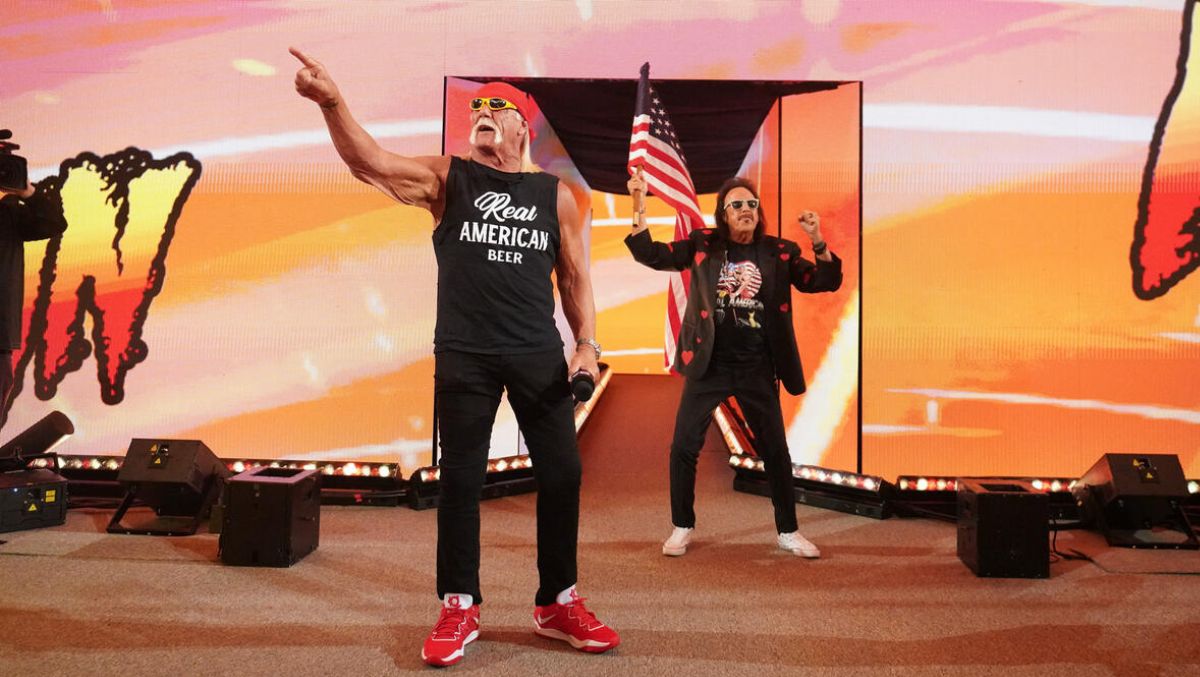 Jimmy Hart and Hulk Hogan_Raw Netlix Debut