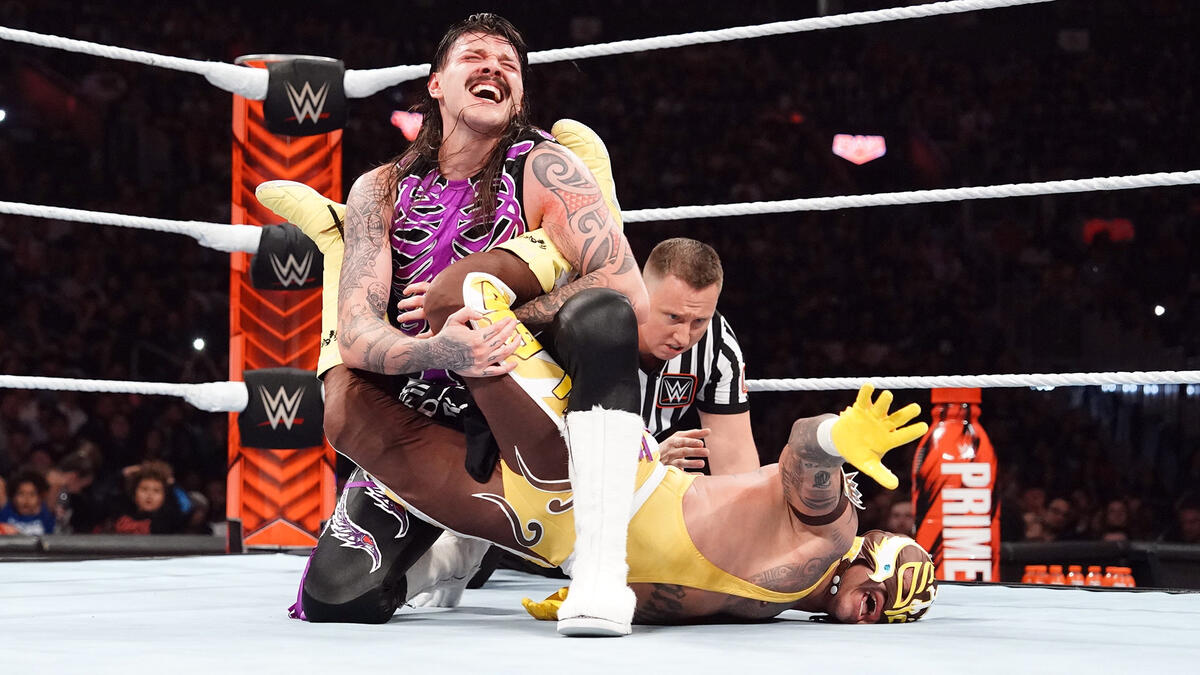 Dominik Mysterio vs. Rey Mysterio on WWE RAW